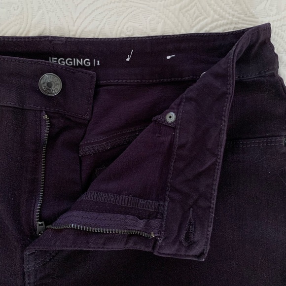 Chico’s Platinum Jeggings Deep Purple Eggplant Denim Womens Size 1 / U.S. Size 8 - Picture 5 of 14